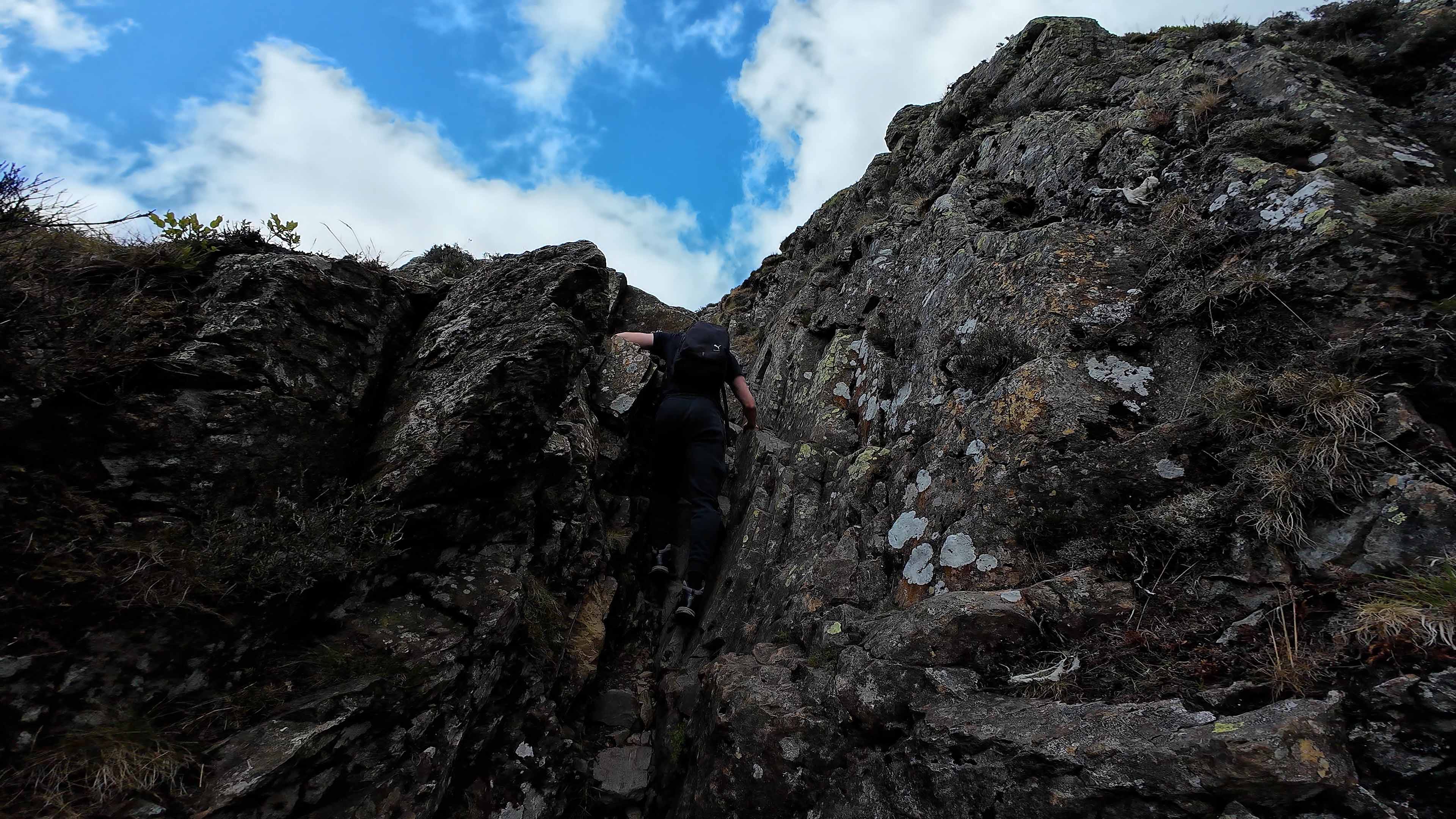 Final scramble to Causey Pike